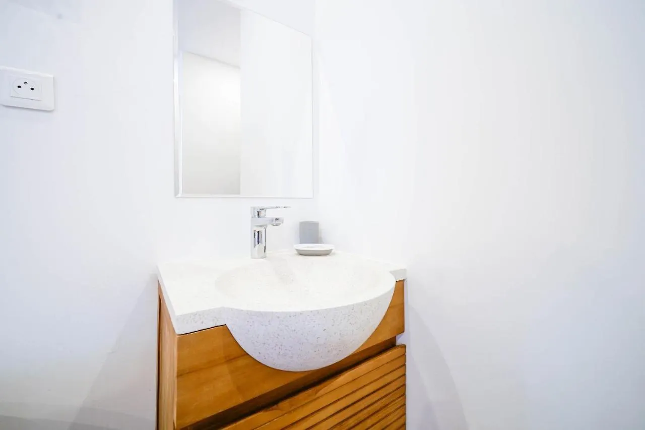 Appartement Quartier Montmartresaint Lazarelafayette Париж Франция